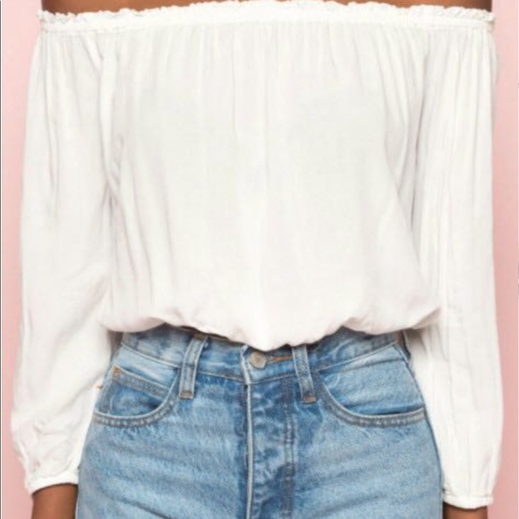 Brandy Melville over the shoulder long sleeve - Picture 2 of 4